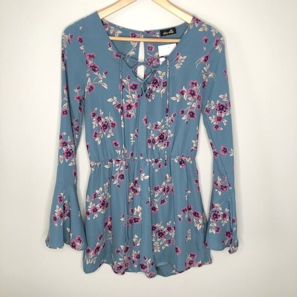 DEE  Elle Blue Floral Pattern "When I Met You in the‎ Summer" Romper Size Small - Picture 2 of 6